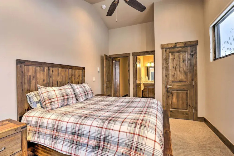 Relax Fireside: Silverthorne Home 11 Mi to Skiing!