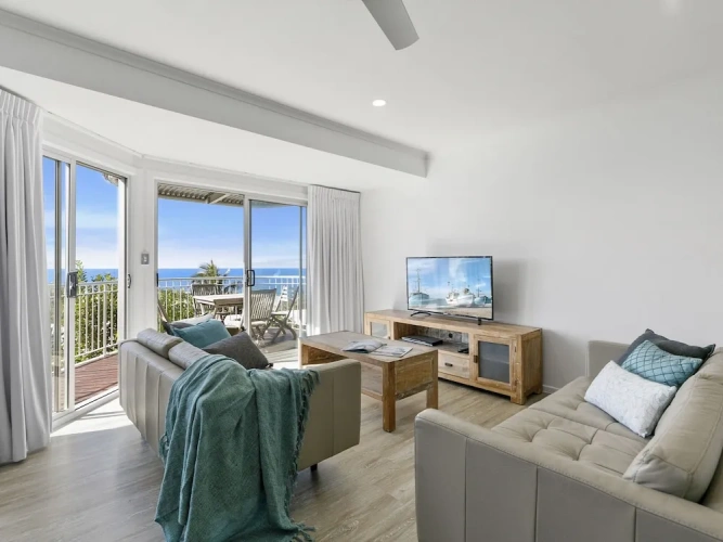 Apartment with ocean view