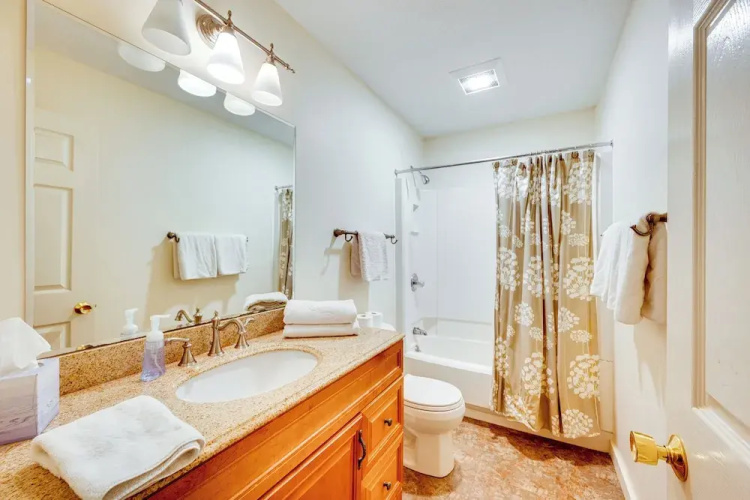 Pet-friendly Loon Mountain Condo w/ Deck + Grill!