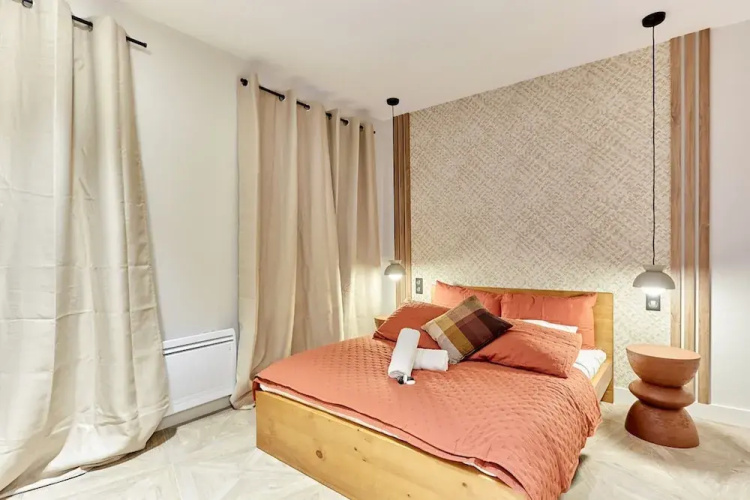 Superb Apartment Center of Paris Montmartre