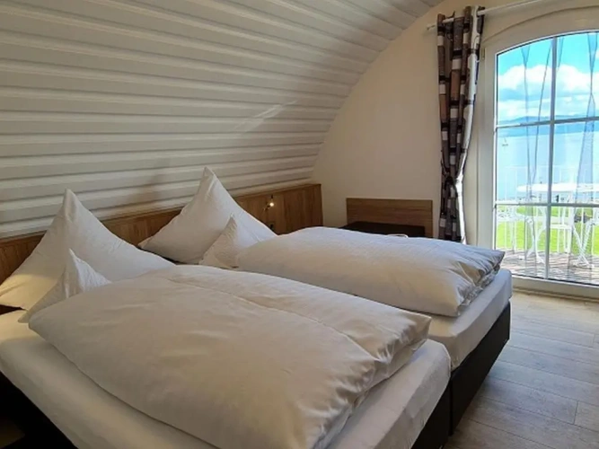 Standard Double room with lake view