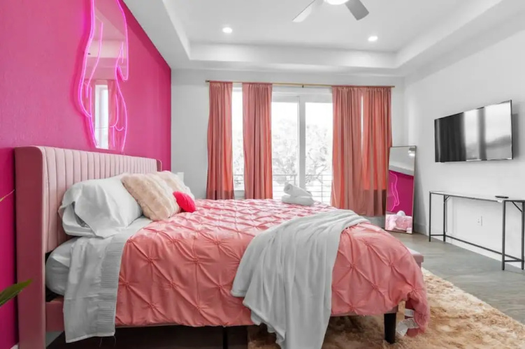 Perfect Houston Group Stay for 12 With 6 Beds 6 Baths