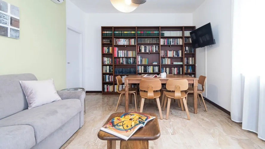 2 Bedrooms Apartment