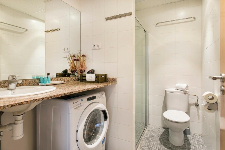 1 Bedroom Apartment with balcony