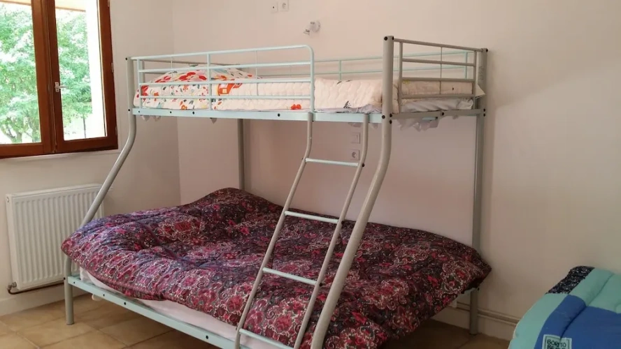 Standard Quadruple room with garden view