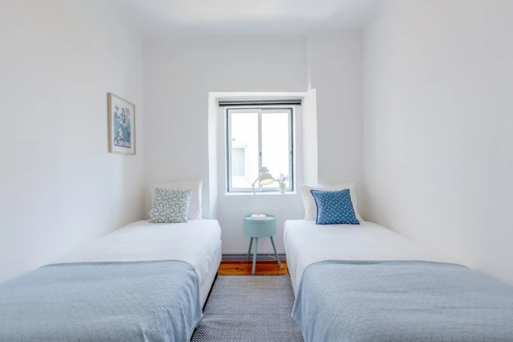 Bright & Spacious Alfama Typical Apartment, By TimeCooler
