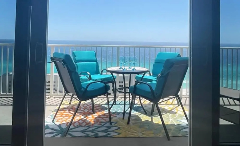 Laketown Wharf 2017