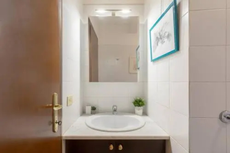 Iflat Spanish Steps Blue Apartment