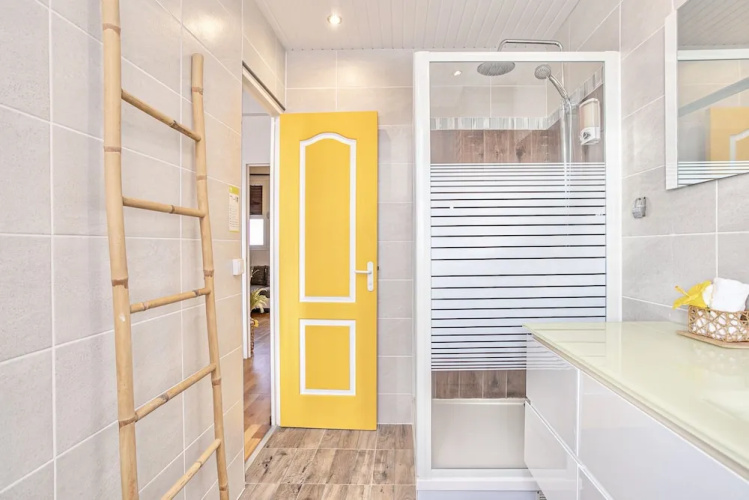 Foyal Suites