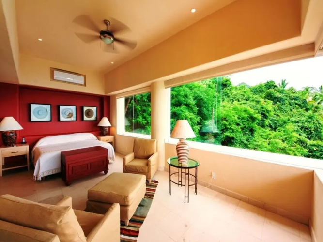 Sunny Vacation Villa 95