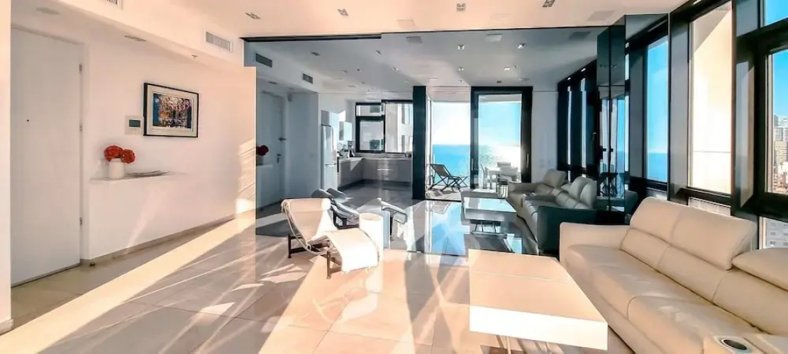 Hayarkon Blue Sea I