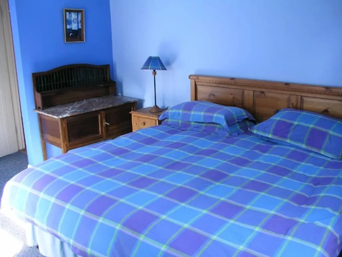 5 Bedrooms Cottage