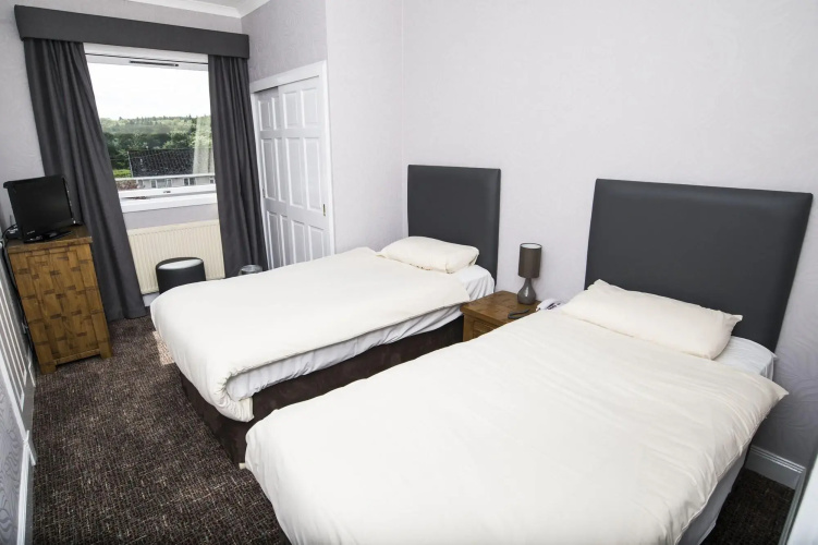 Douglas Arms Hotel