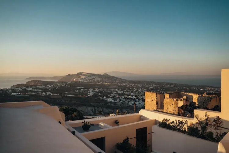 Aethra Cave Suites