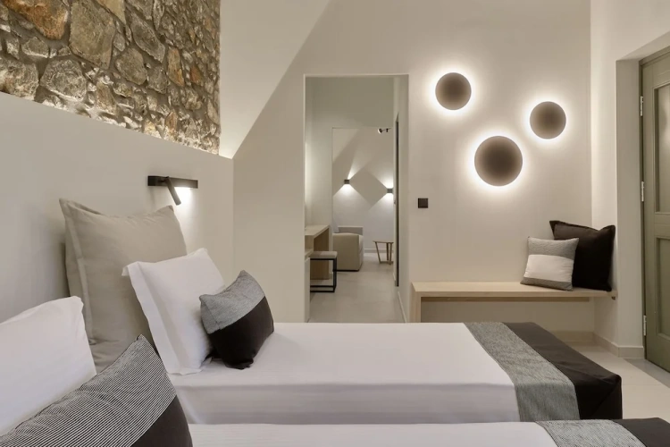2 Bedrooms Standard Quadruple Family room