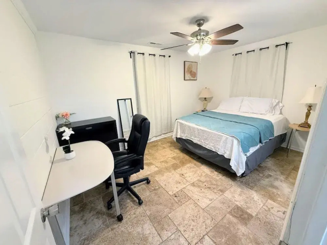 Renovated 2 Bedroom in Durham Superhost