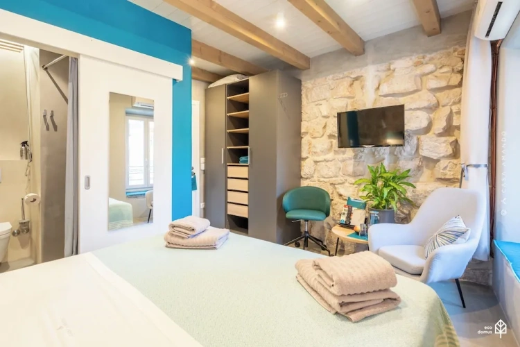 Standard Double Basement room
