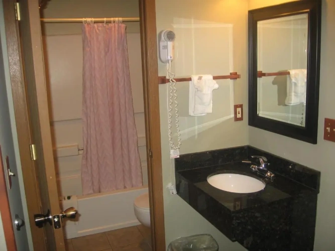 Standard Quadruple room with view
