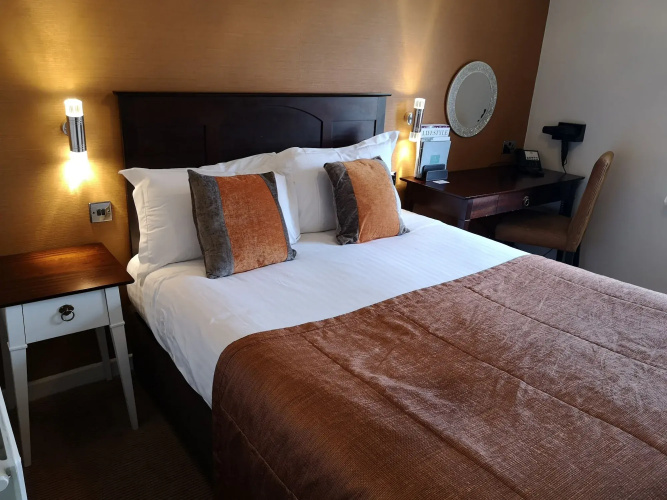 Hatherley Manor Hotel & Spa