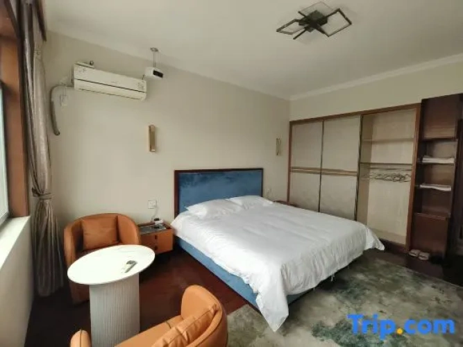 Standard Double room with courtyard view