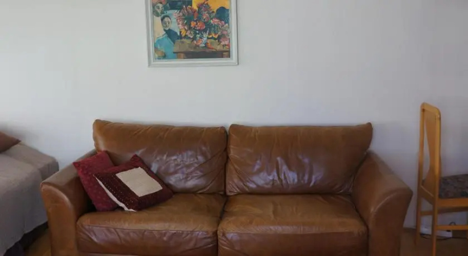 Apartment Sundaymorning