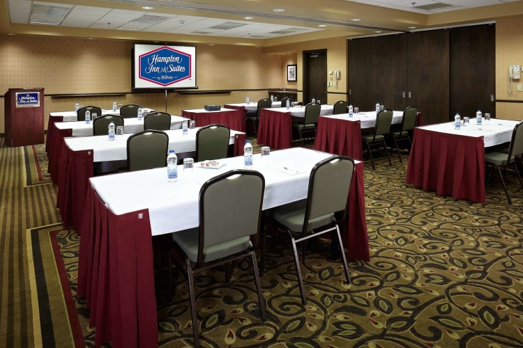 Hampton Inn & Suites by Hilton Montreal-Dorval photo 30