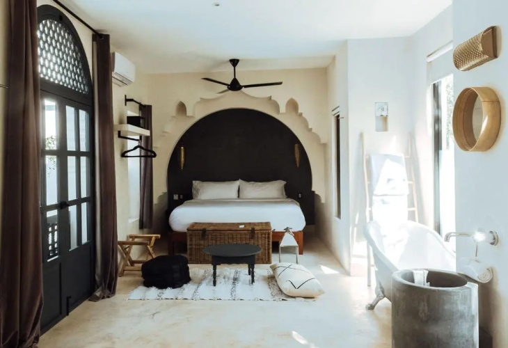 Moroccan vacation home for 16 guests!