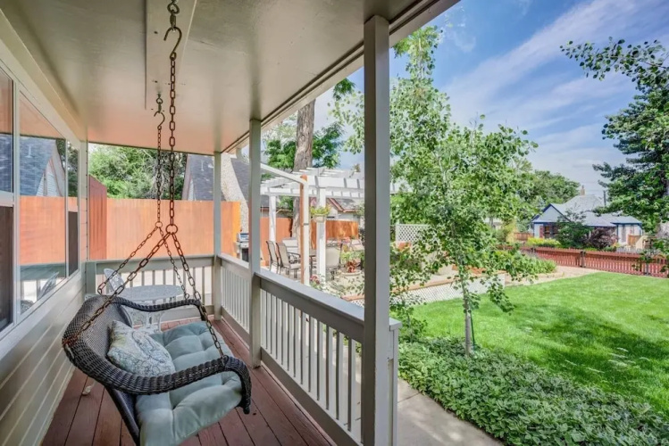 3 Bedroom Downtown with Firepit