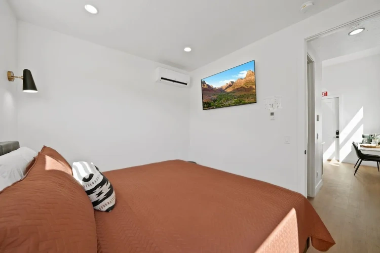 Deluxe Double Bungalow with mountain view