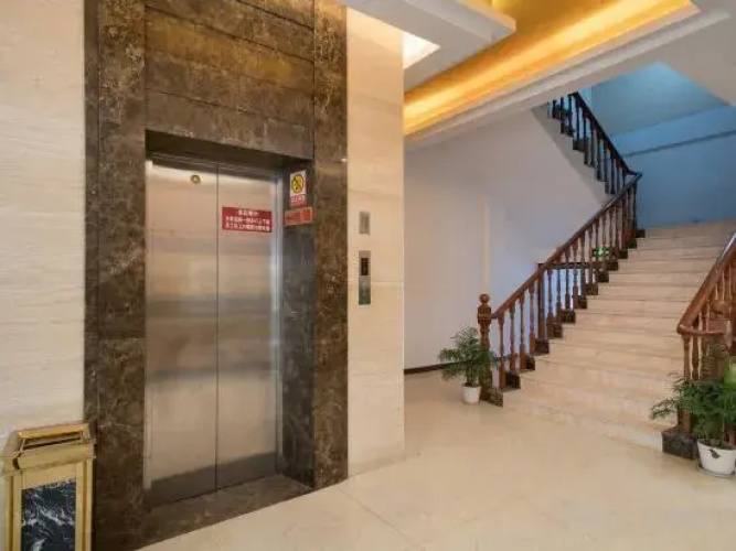 Xinxing Business Hotel