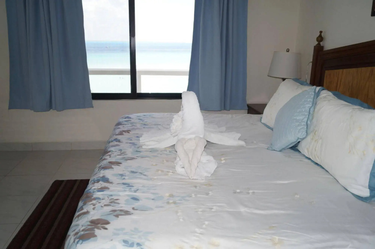 Chichis and Charlies Beachfront