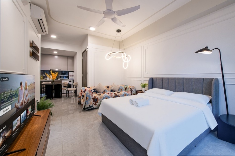 2 Bedrooms Luxury Suite with city view
