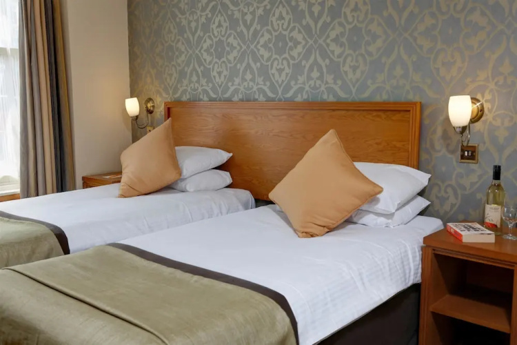 Queen's Hotel