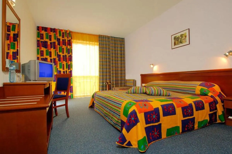 Sol Nessebar Mare