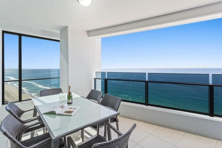 3 Bedrooms Luxury Apartment with balcony and with ocean view