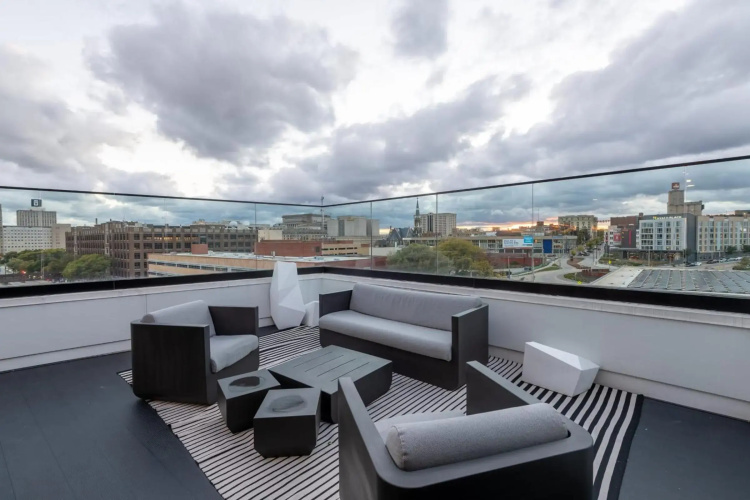 Flexhome Skywalk to Fiserv U5 RooftopGymParking