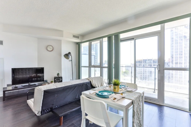 Stunning Harbourfront Condo — фото 5
