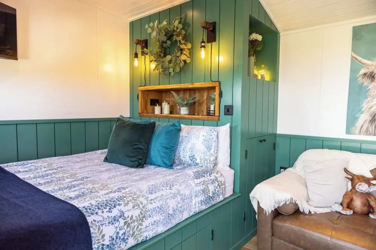 Willows Rest - 1 Bed Shepherd's Hut - Pentlepoir