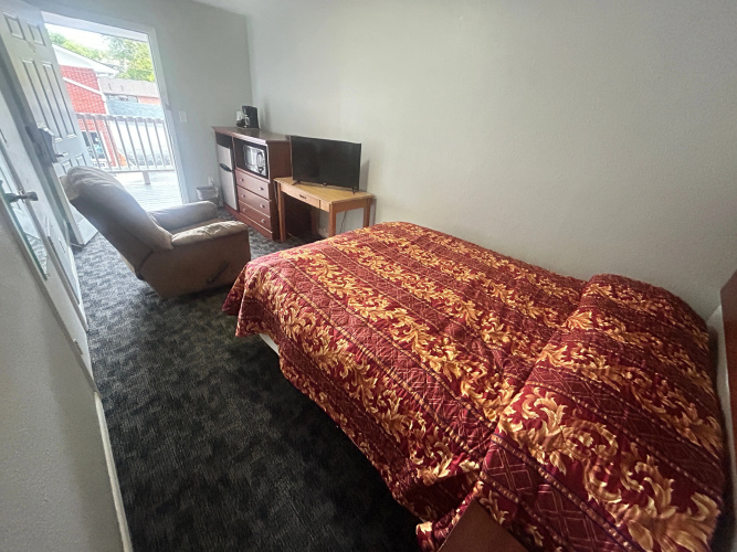 Budget Inn Oskaloosa US 63 Near Pella