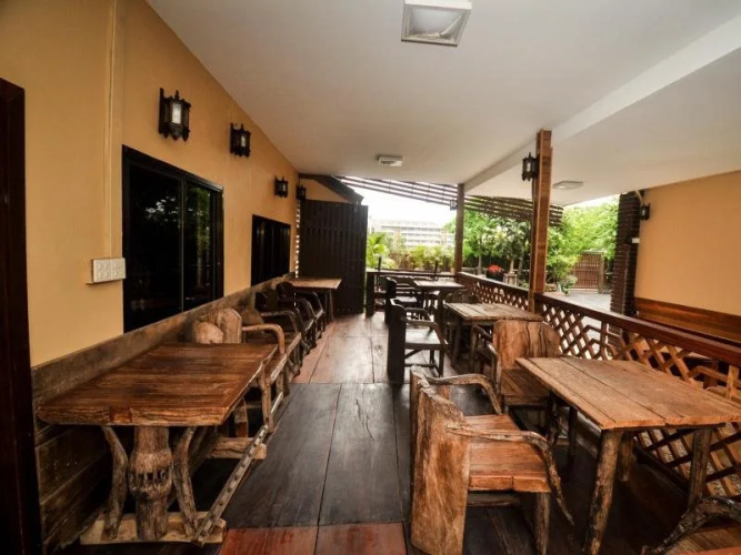 Khum Klao Teak Hut Resort