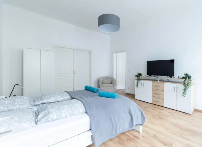 2 Bedrooms Apartment