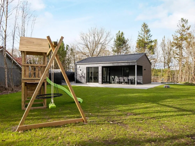 Luxury Lakeside Retreat-by Traum