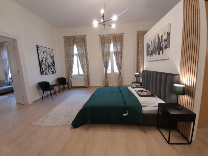Deluxe Apartment