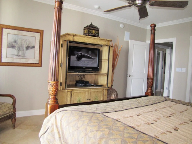 Majestic Sun Condos by Crystal Waters
