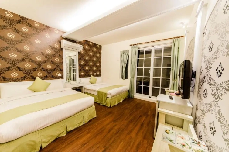 Standard Quadruple room with balcony