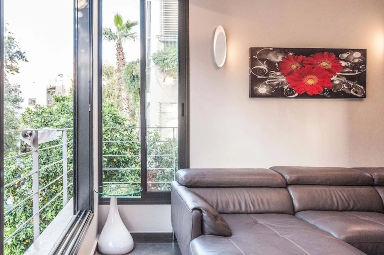 3 Bedrooms Apartment