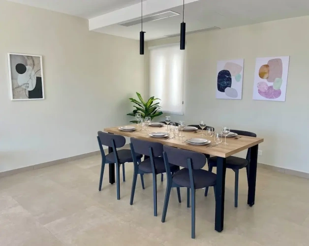 1 Bedroom Luxury Apartment with sea view