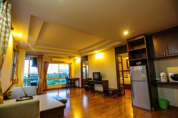Deluxe Suite with balcony and with view