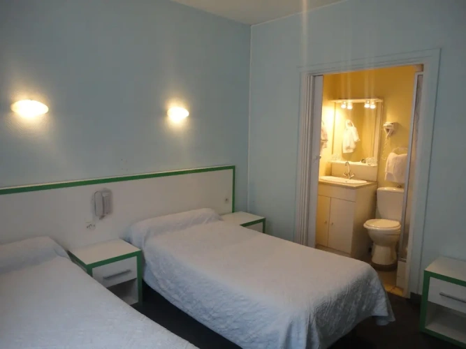 Standard Twin room with balcony