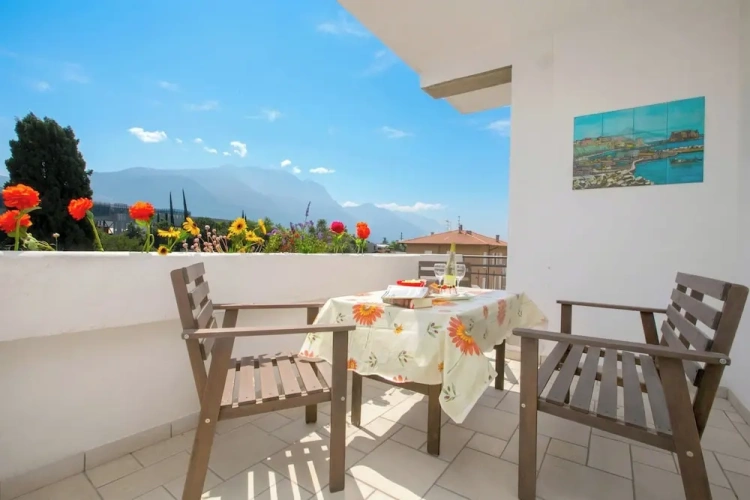 Family Apartment with balcony